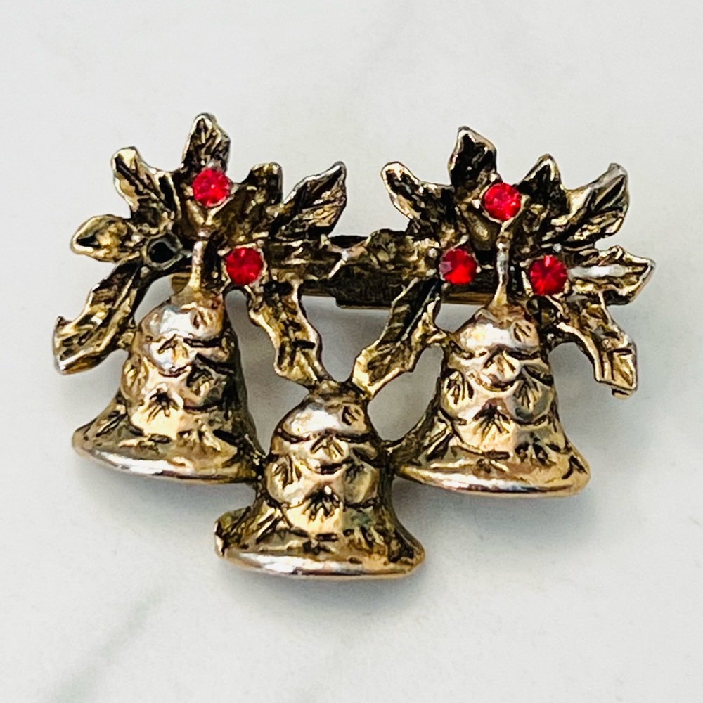 VINTAGE Holiday 3 Bells with Holly Brooch